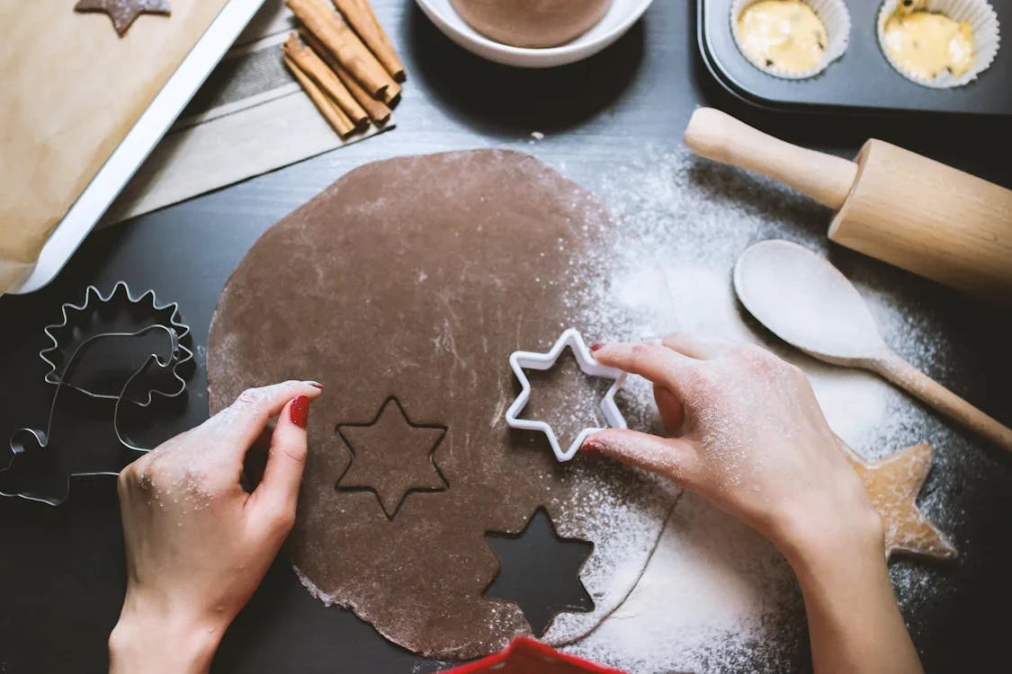 baking Everything you need for baking delicious treats, including baking pans, mixing bowls, and measuring spoons.