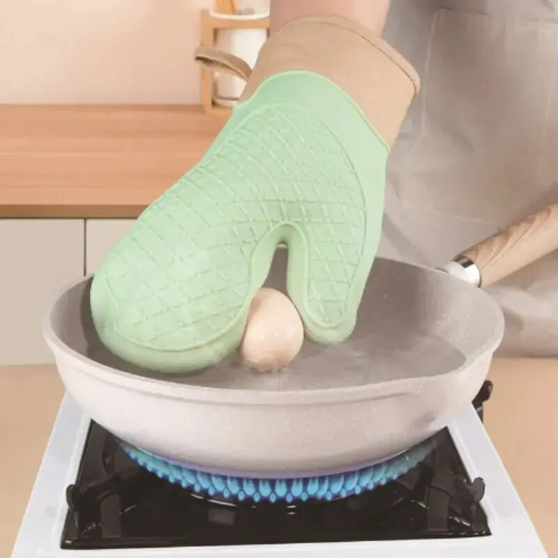 High-Temperature Resistant Silicone Oven Gloves – Non-Slip Kitchen Baking Tools